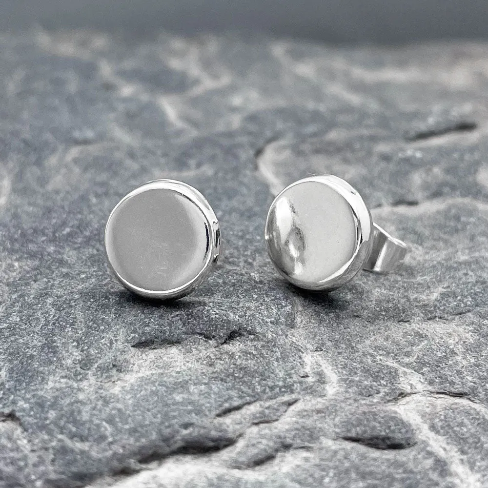 Piccoli – Tiny Sculpted Silver Discs – Stud